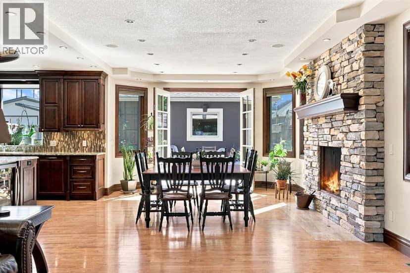 803 25 Avenue NW — photo 10 of 40