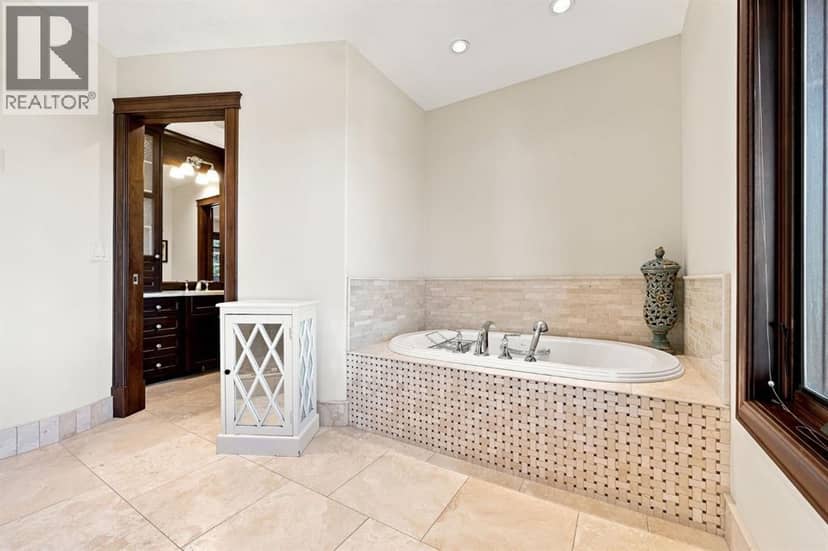 803 25 Avenue NW — photo 33 of 40