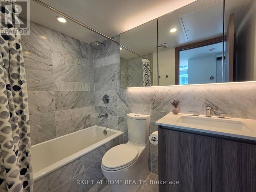 602 - 17 Bathurst Street, Toronto, photo 8