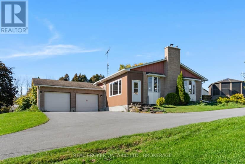 18749 Paragon Road, South Glengarry