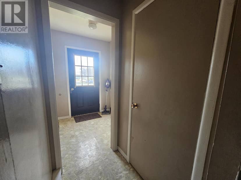 220 Lorne Street — photo 27 of 28