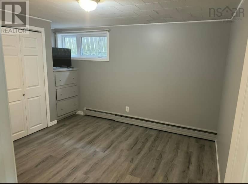 220 Lorne Street — photo 17 of 28