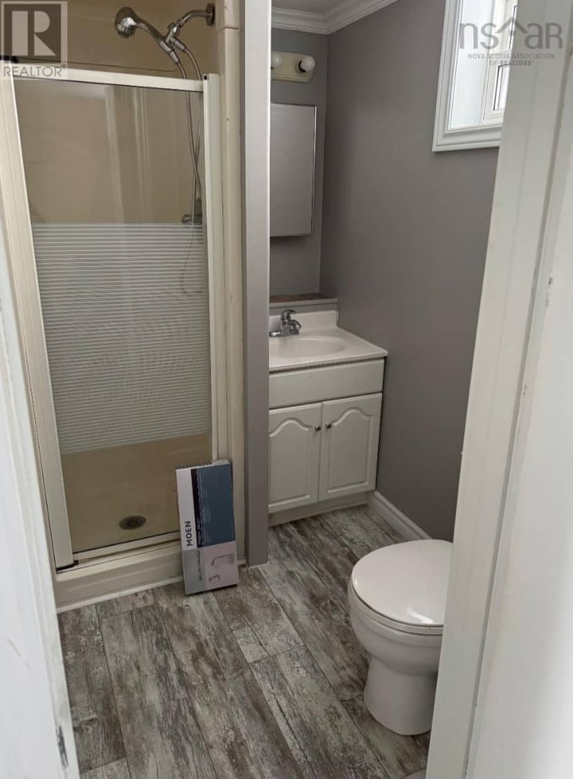 220 Lorne Street — photo 24 of 28