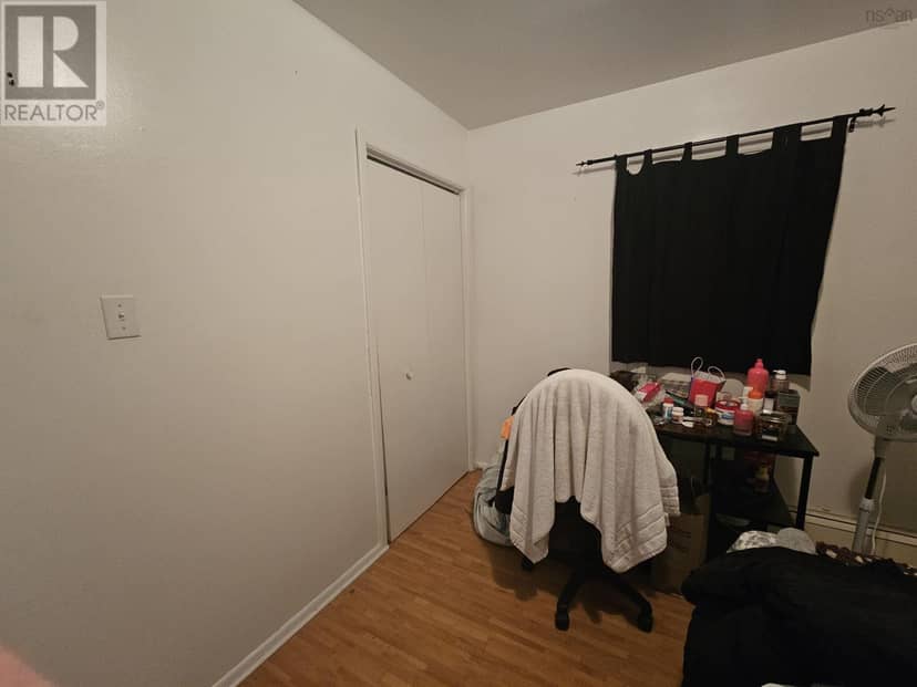 220 Lorne Street — photo 13 of 28