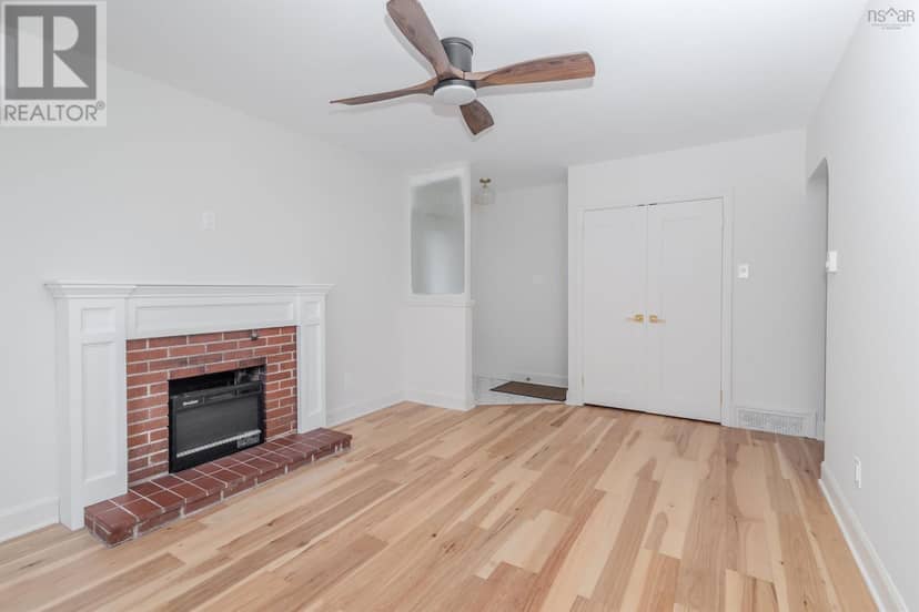 19 louisa Street — photo 9 of 34