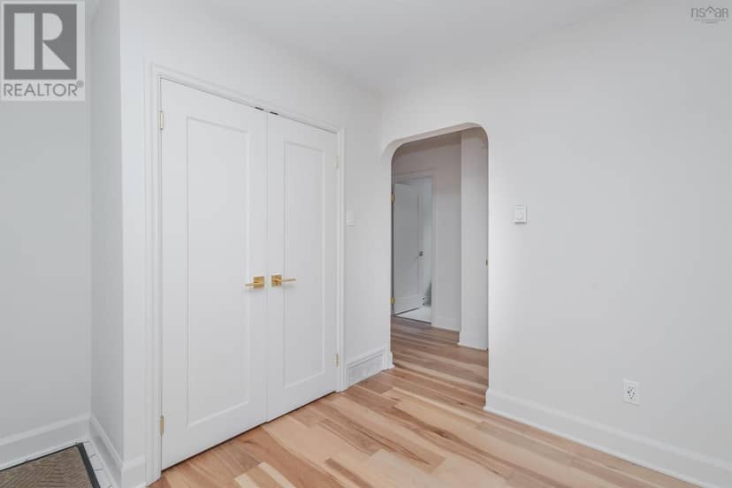 19 louisa Street — photo 10 of 34