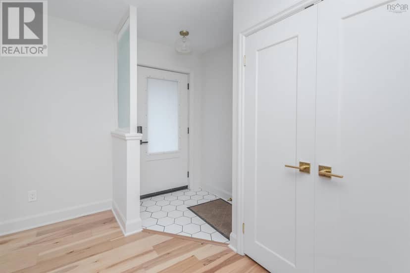 19 louisa Street — photo 6 of 34