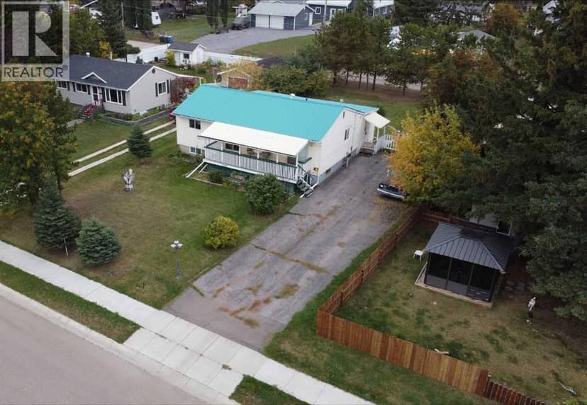 4108 49A Avenue, Innisfail, photo 2
