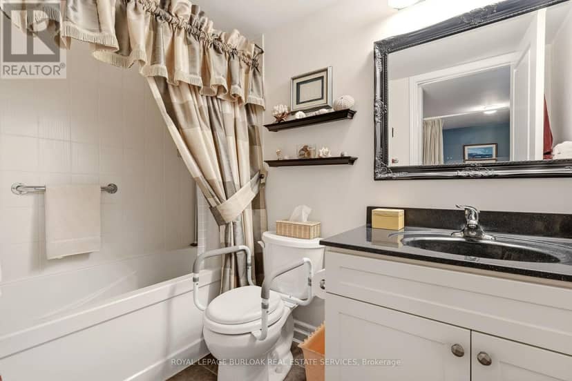 309 - 1045 Nadalin Heights — photo 12 of 25