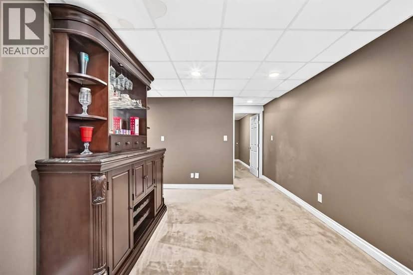 102 4 Avenue SE — photo 36 of 40