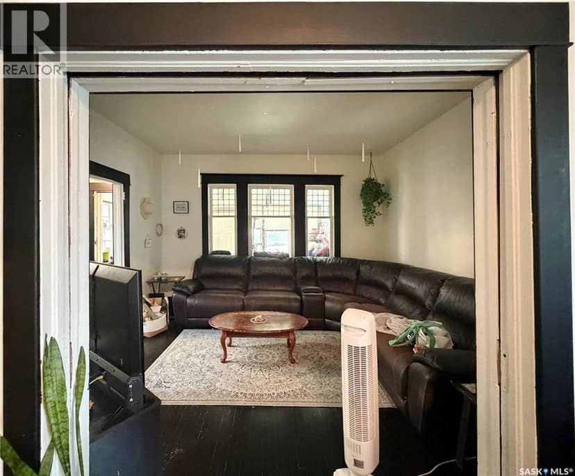 2130 Rae STREET — photo 3 of 25