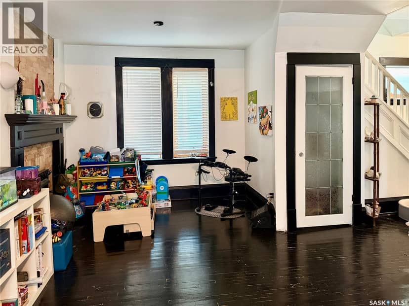 2130 Rae STREET — photo 4 of 25