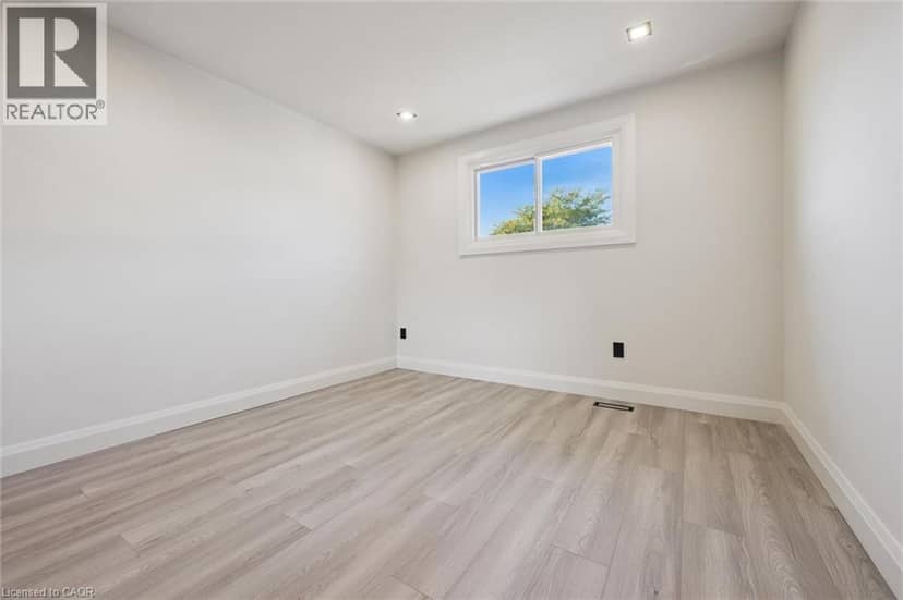 5475 LAKESHORE Road Unit# 107 — photo 22 of 40