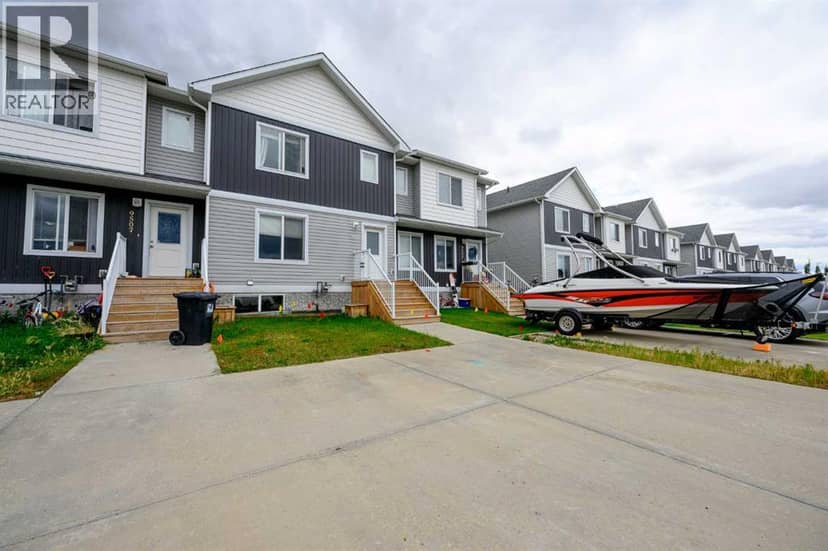 9507B 112 Avenue, Clairmont, photo 2