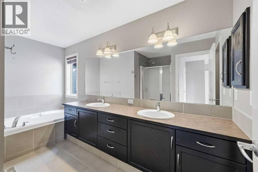 80 Sherwood Crescent NW — photo 19 of 40