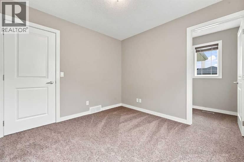 80 Sherwood Crescent NW — photo 25 of 40