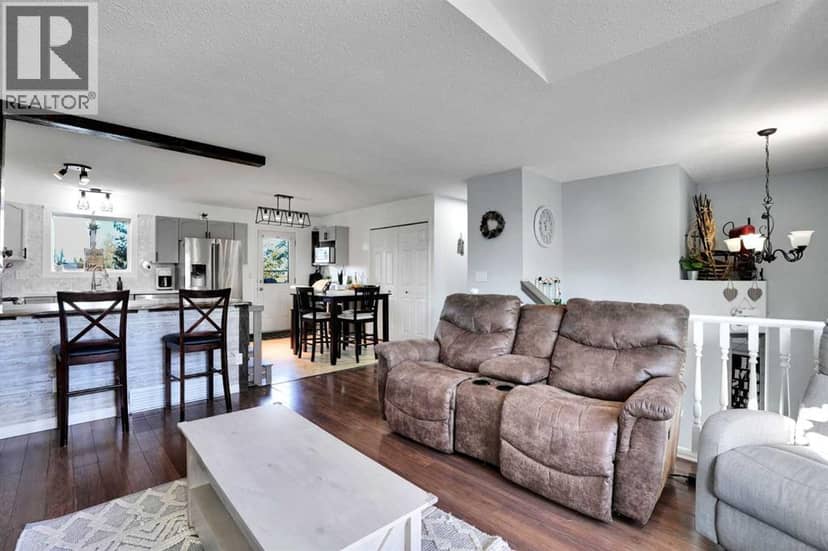 106 Strathaven Bay — photo 10 of 40