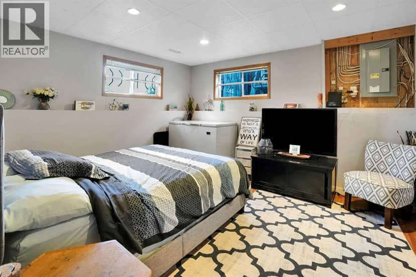 106 Strathaven Bay — photo 35 of 40