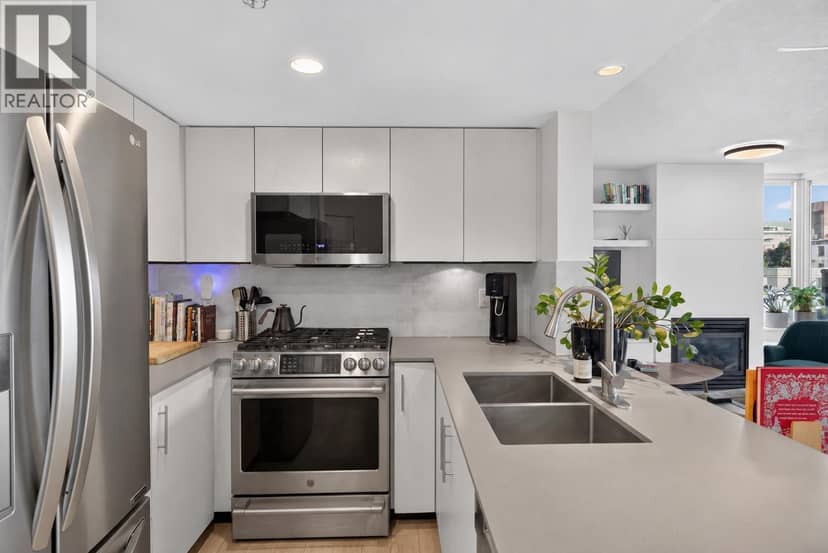 502 120 Milross Avenue — photo 16 of 38