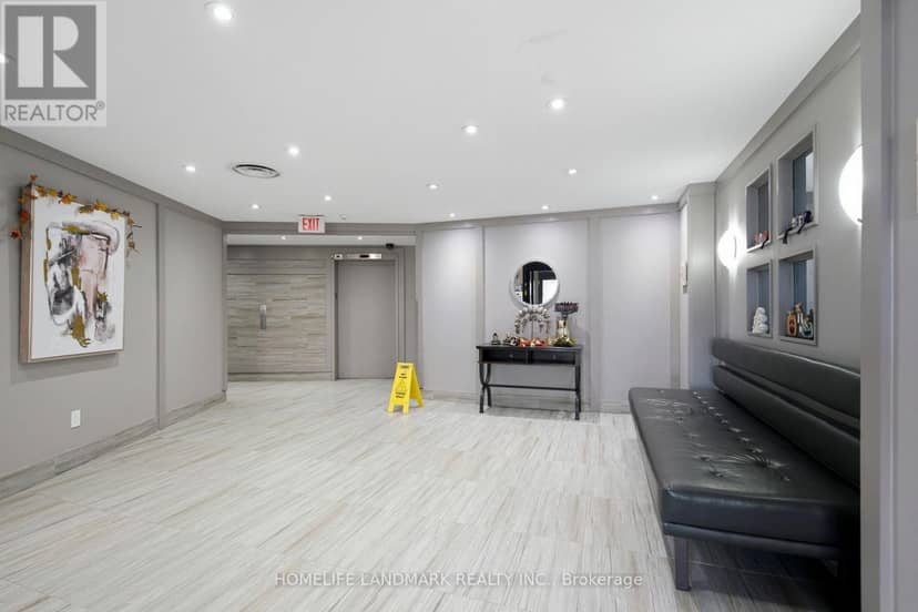 309 - 260 Davis Drive, Newmarket, photo 2
