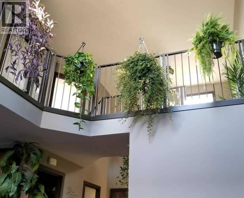 77 Aztec Crescent — photo 9 of 38