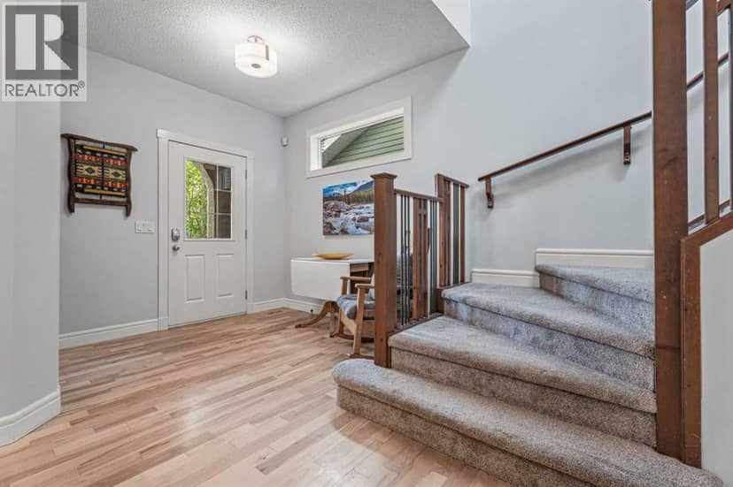 295 Aspen Hills Close SW — photo 16 of 40