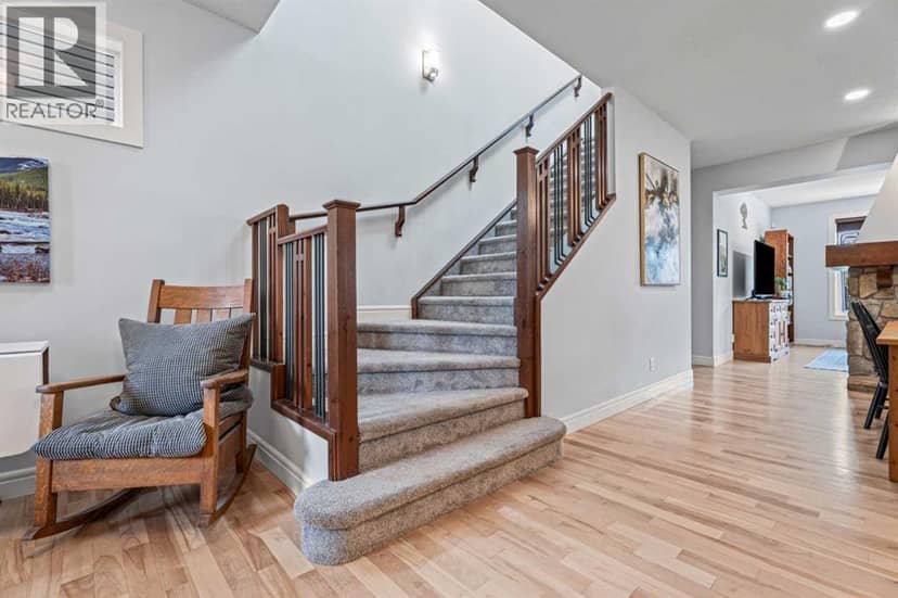 295 Aspen Hills Close SW — photo 15 of 40