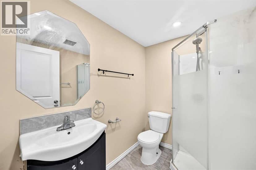 144 Hawkdale Close NW — photo 37 of 40