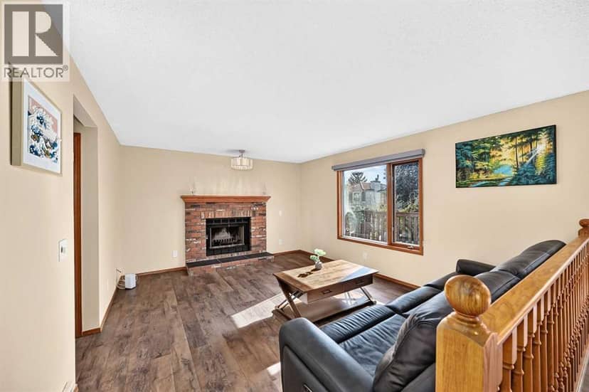 144 Hawkdale Close NW — photo 15 of 40