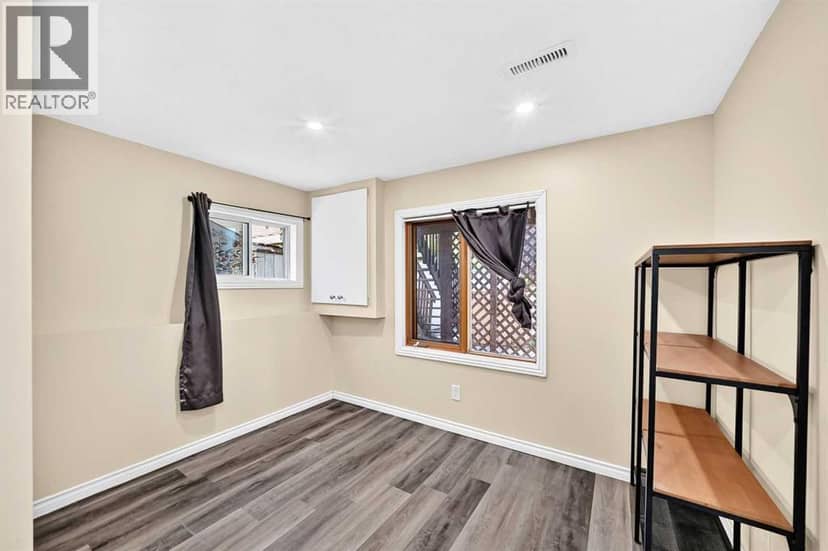 144 Hawkdale Close NW — photo 36 of 40