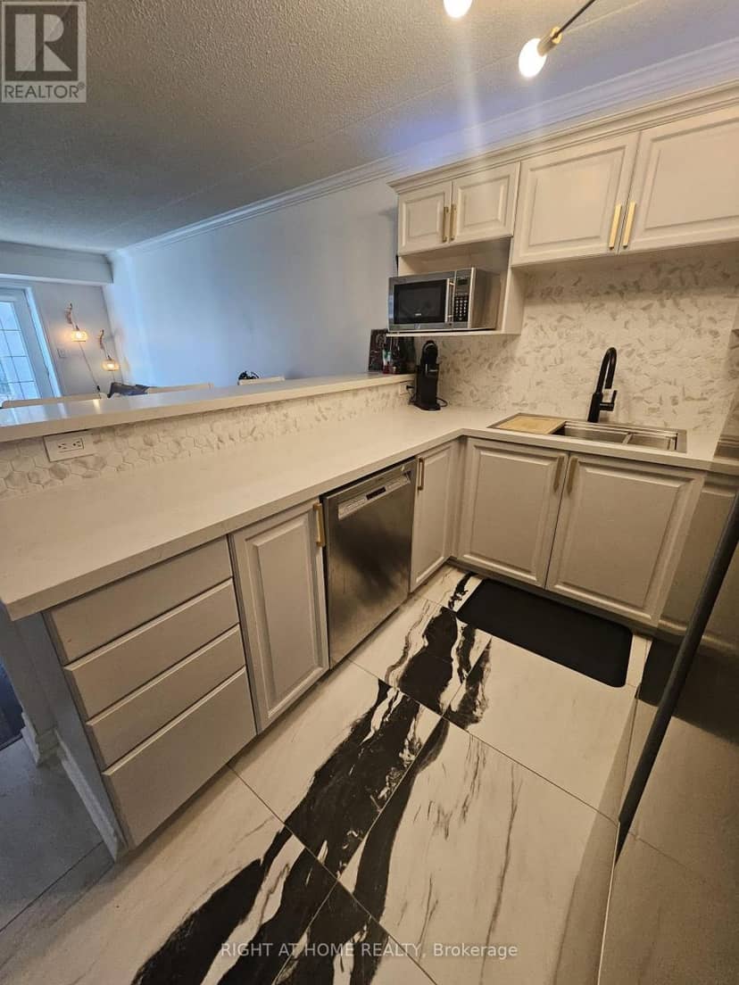 103 - 1421 Walkers Line — photo 11 of 20