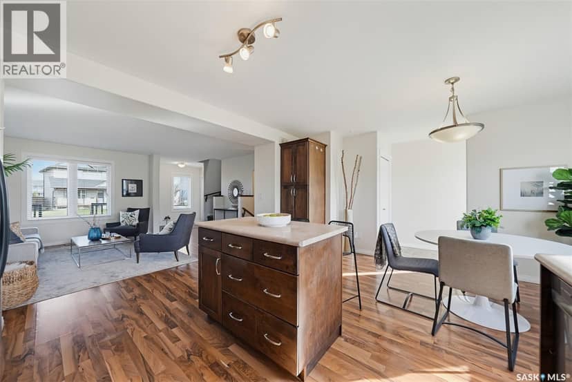 139 Denham CRESCENT — photo 10 of 37
