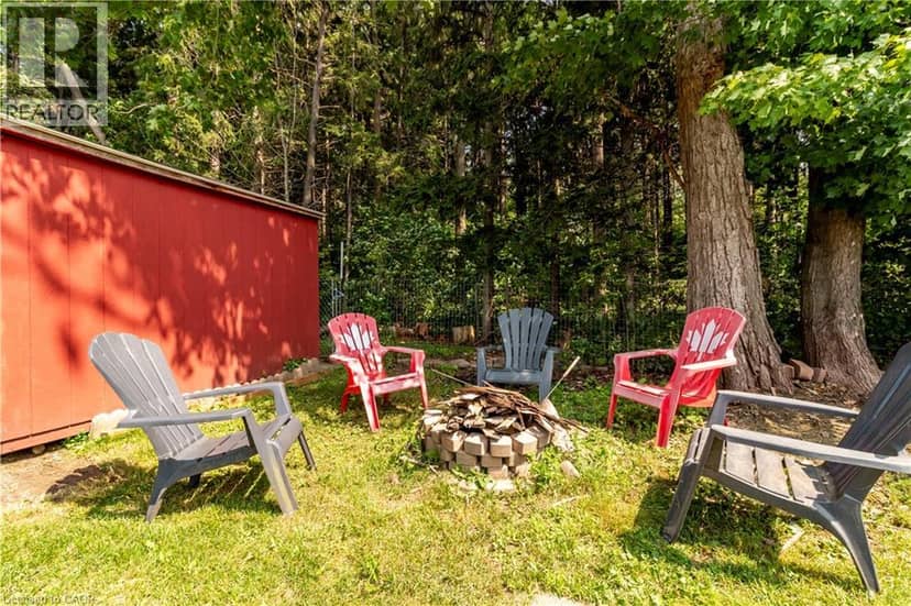 140 ARROWHEAD Crescent — photo 4 of 29