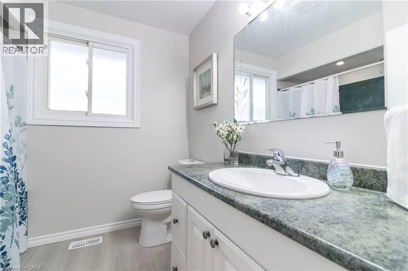 140 ARROWHEAD Crescent — photo 21 of 29