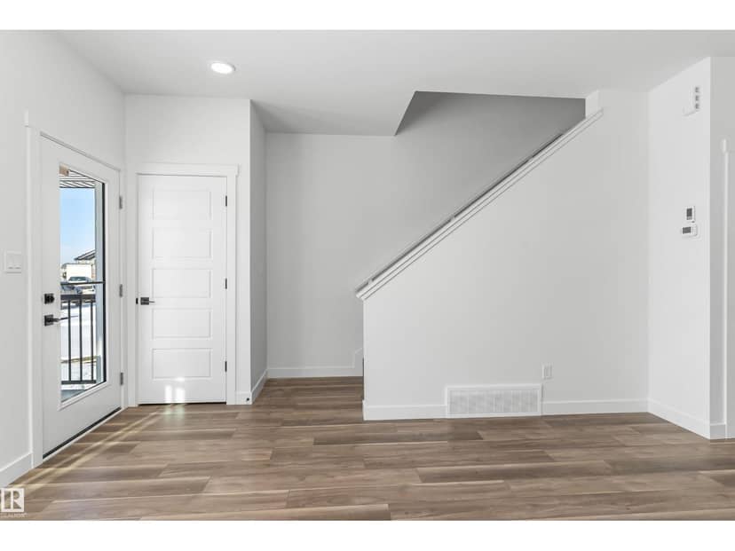 4566 Warbler Lo NW, Edmonton, photo 2