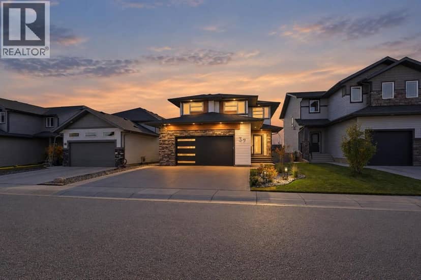 37 Tanner Street, Red Deer, photo 2