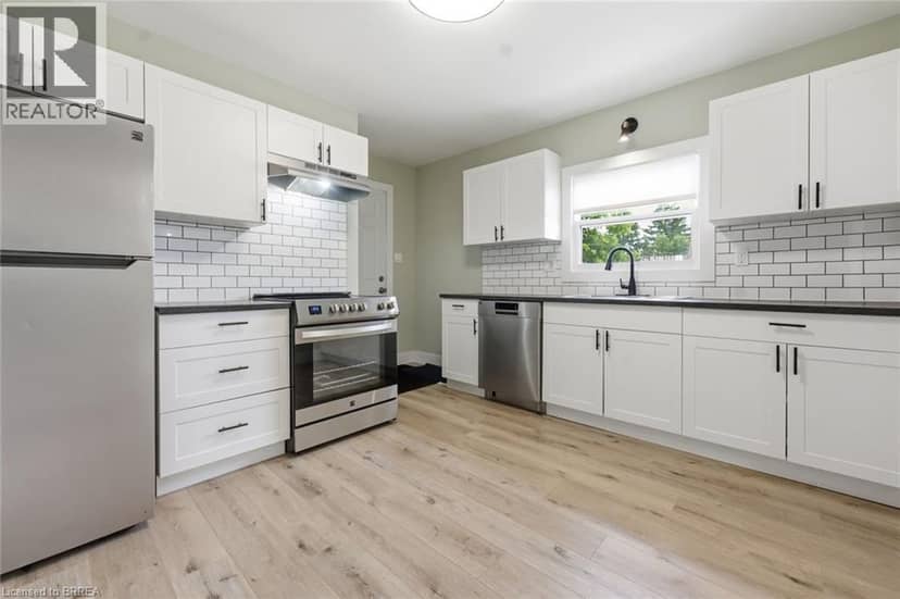 249 CLARENCE Street — photo 11 of 32