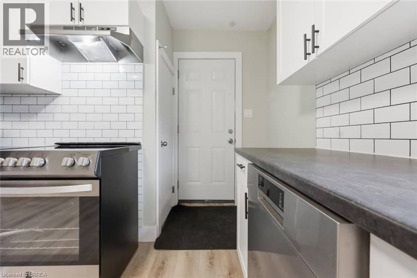 249 CLARENCE Street — photo 14 of 32