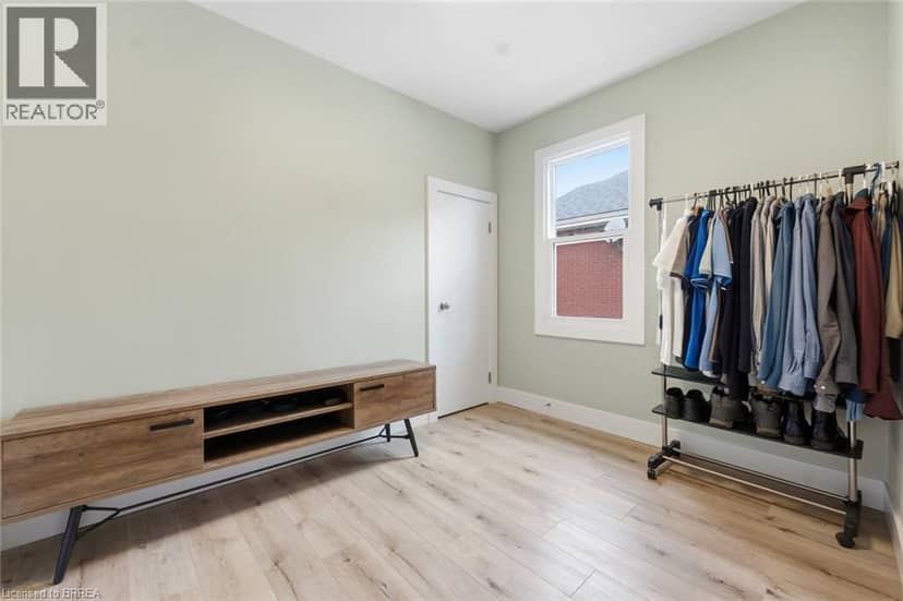 249 CLARENCE Street — photo 21 of 32