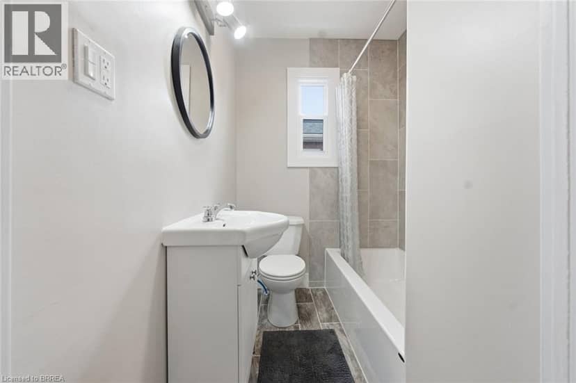 249 CLARENCE Street — photo 22 of 32