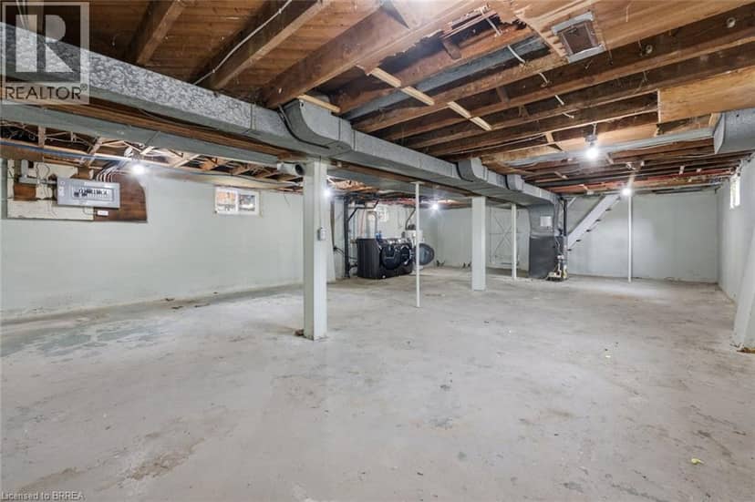 249 CLARENCE Street — photo 24 of 32