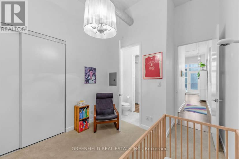 410 - 380 Macpherson Avenue N — photo 15 of 28