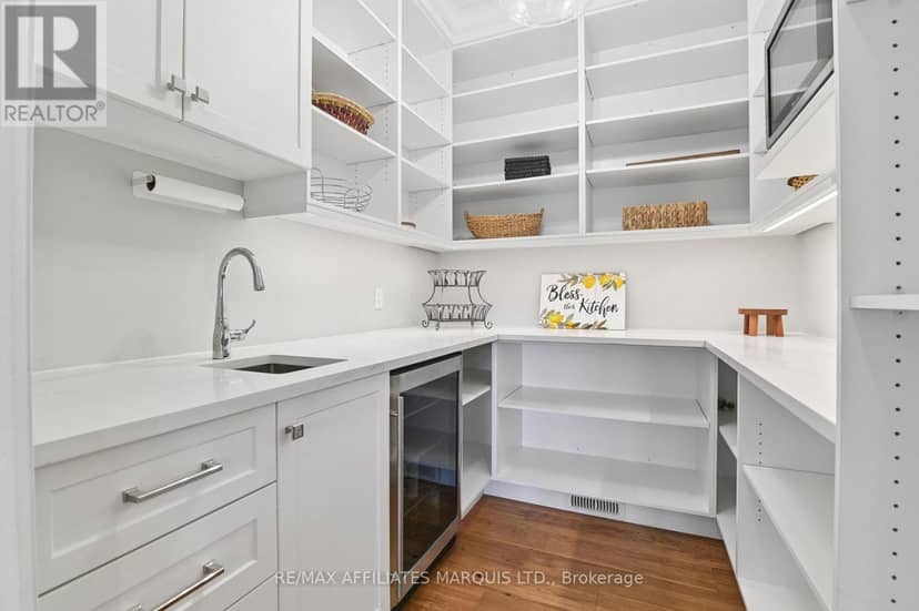 18163 St Laurent Boulevard — photo 12 of 40