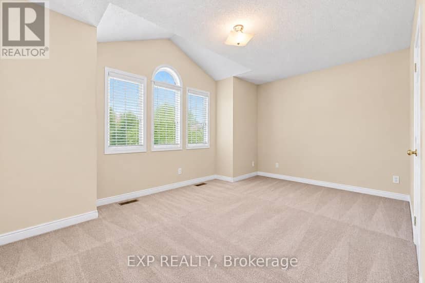 42 Kaitlin Drive — photo 35 of 40