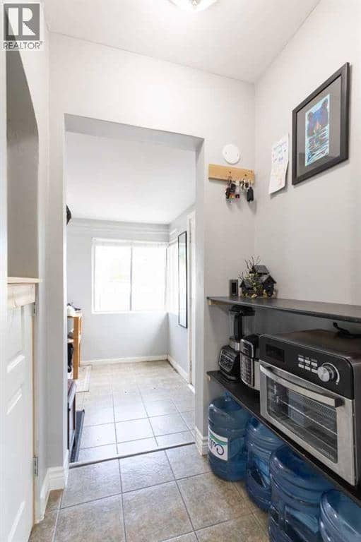 1178 Queen Street SE — photo 22 of 40