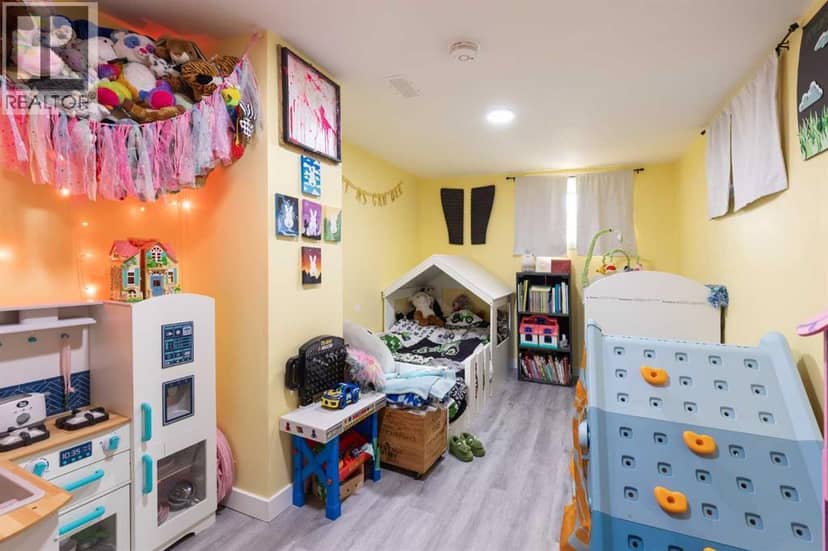 1178 Queen Street SE — photo 34 of 40