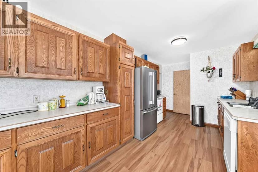 3 Croydon Road NW, Calgary, photo 8