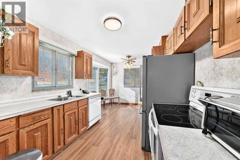 3 Croydon Road NW, Calgary, photo 4