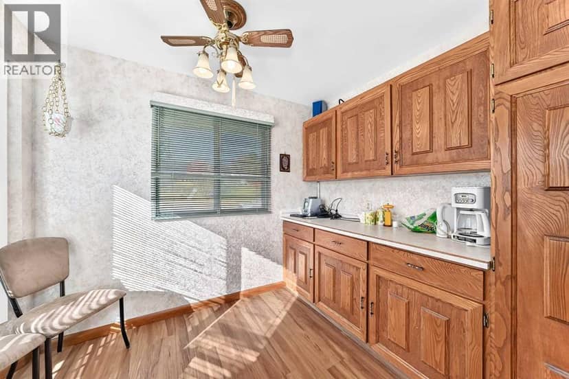 3 Croydon Road NW, Calgary, photo 7