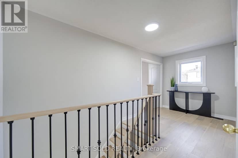 32 Brockman Crescent — photo 23 of 34